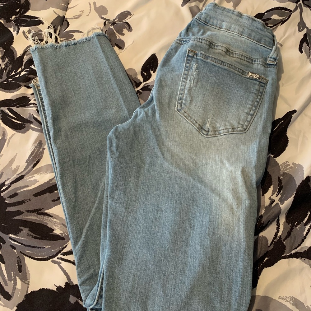 Ripped stretch skinny jeans